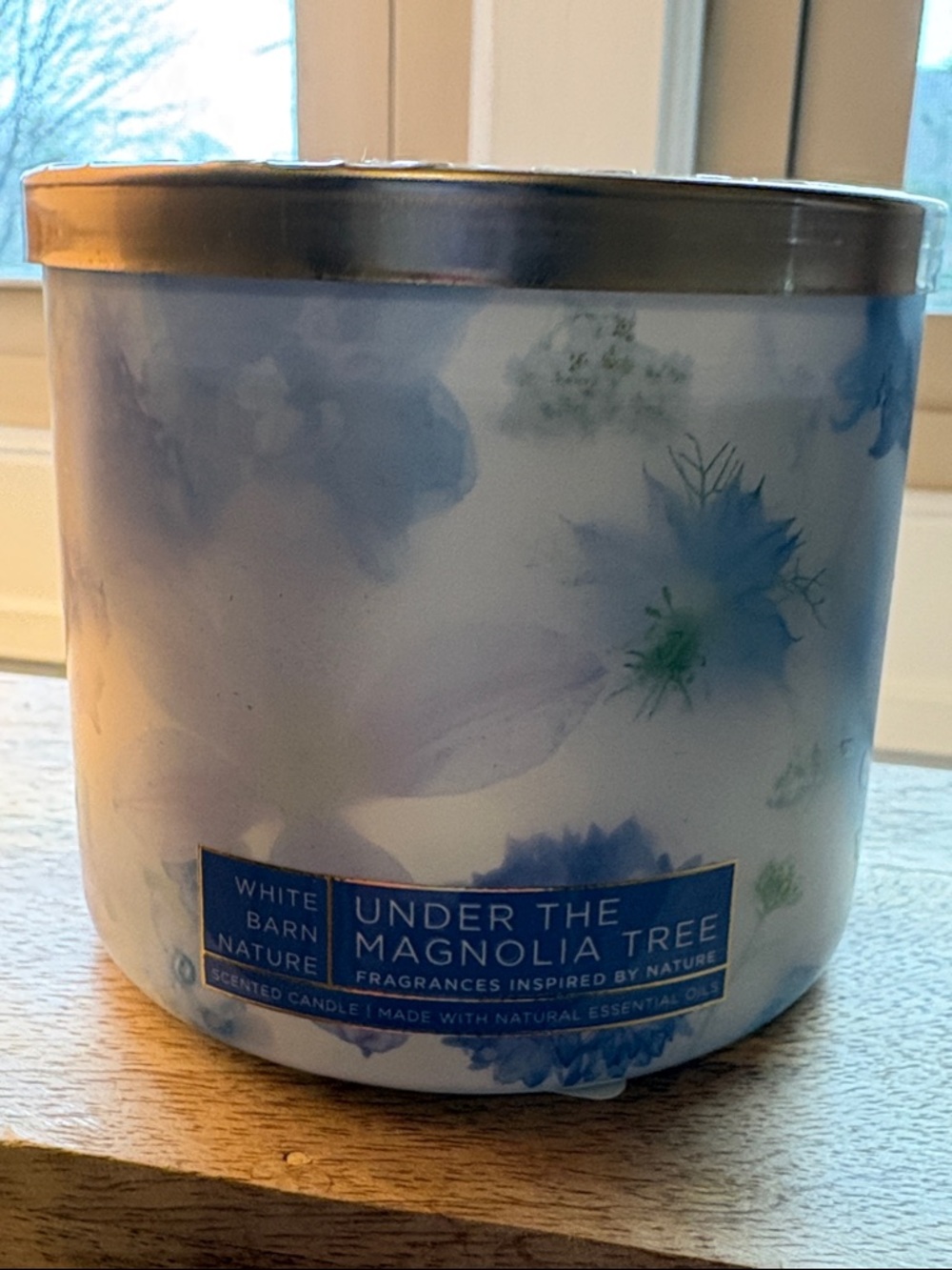 White Barn 3-Wick Jar Candle “Under The Magnolia Tree” Scent NWT